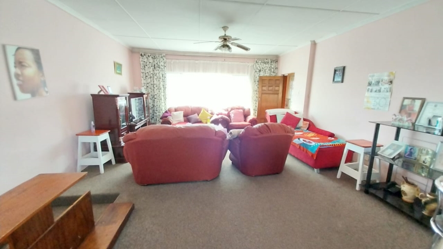 8 Bedroom Property for Sale in Greenfields Eastern Cape